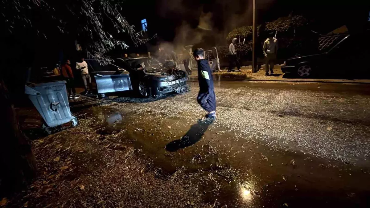 Konya'da Seyir Halindeki Otomobilde Yangın