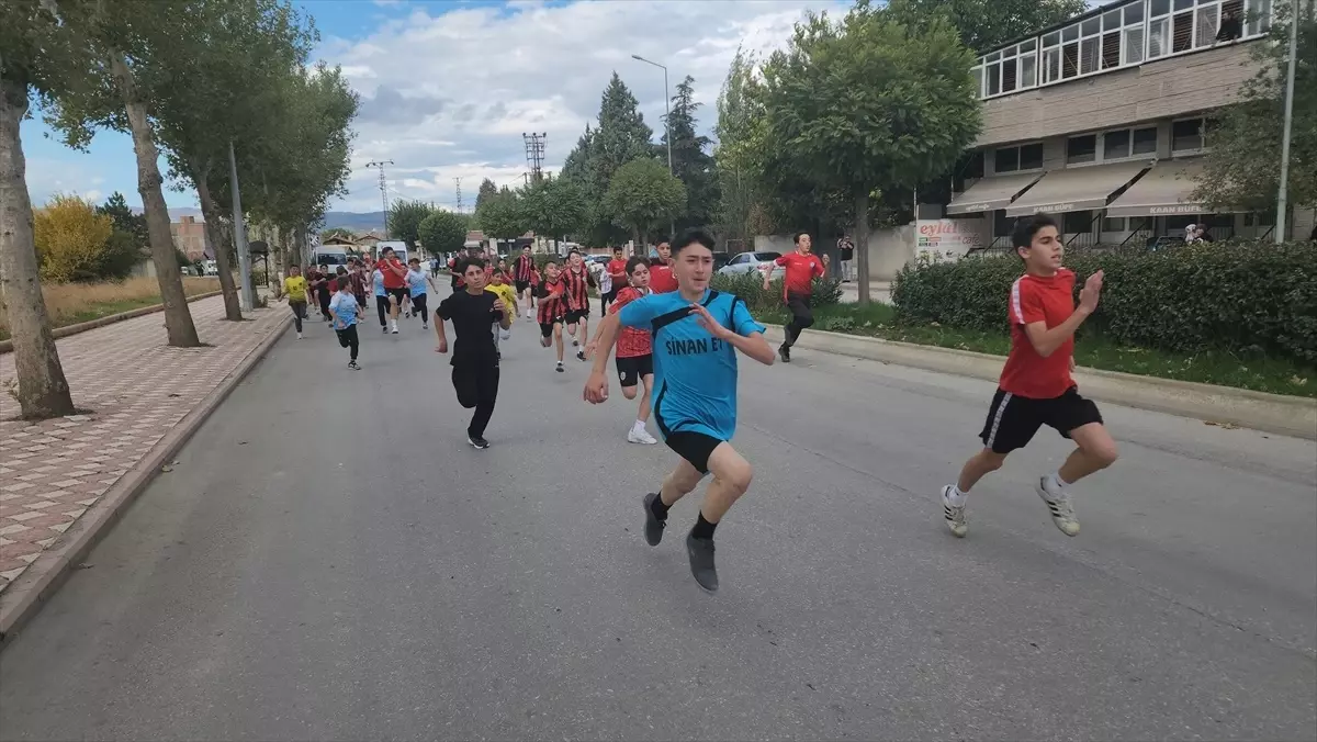 Suluova'da 'Cumhuriyet Koşusu' düzenlendi