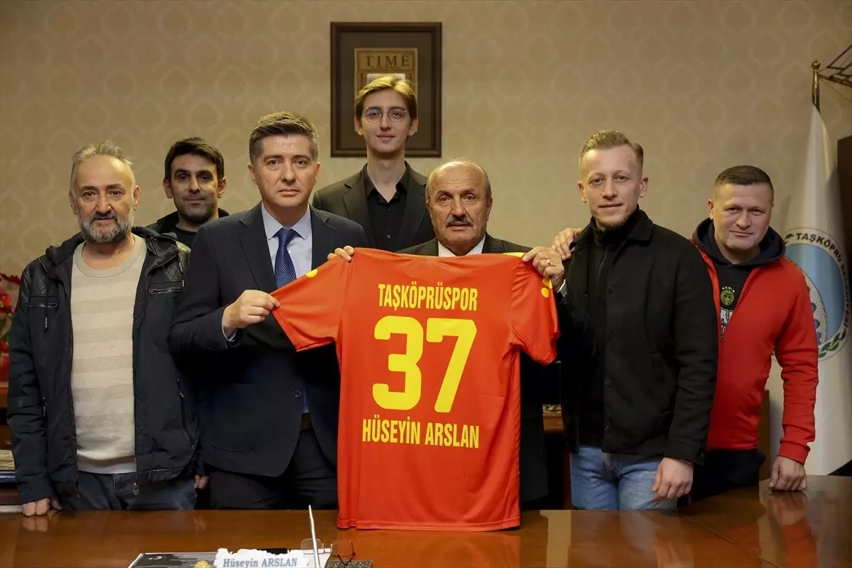 Taşköprüspor Kulübü'nden Belediye Ziyareti