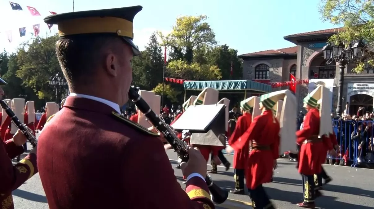 TBMM'den Birinci Meclis'e kortej yürüyüşü