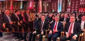 Tüm gözlerin çevrildiği yere Davutoğlu ve Babacan da geldi