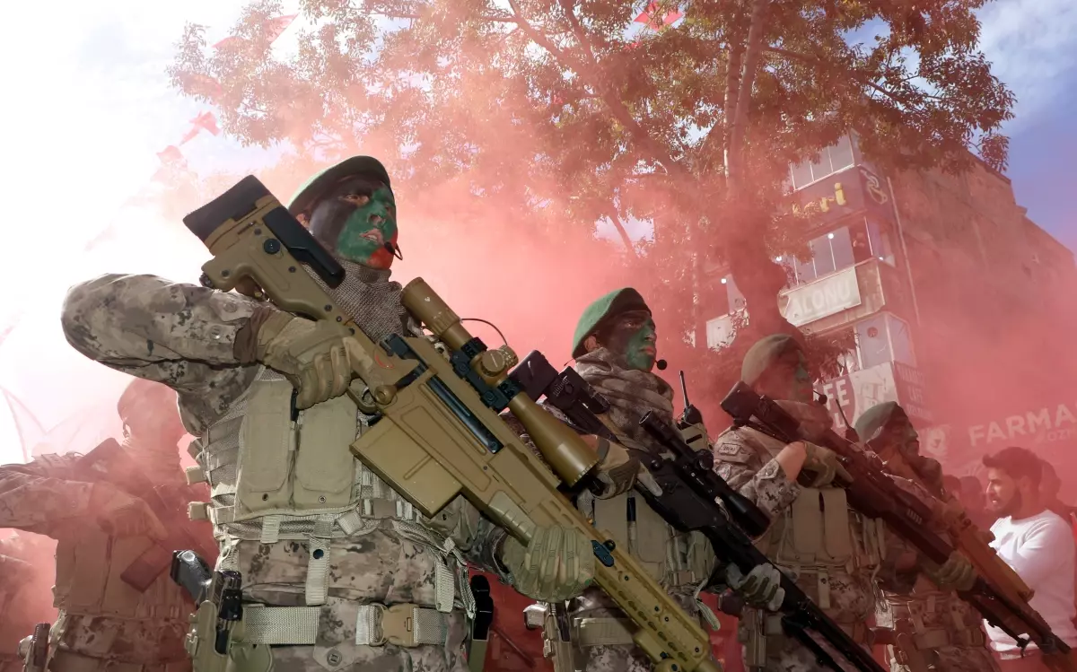 Van'da 29 Ekim Cumhuriyet Bayramı Coşkuyla Kutlandı