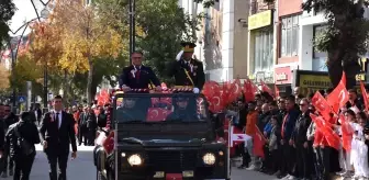 Van ve çevre illerde Cumhuriyet'in 102. yılı törenlerle kutlandı