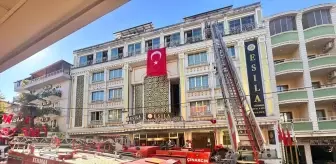 Yalova'da Otelde Yangın: İtfaiye Ekipleri Müdahale Etti