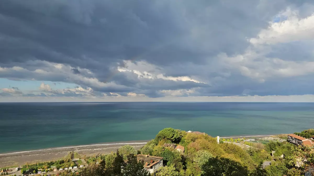 Zonguldak'ta Gökkuşağı ve Hortumlar Aynı Anda Ortaya Çıktı