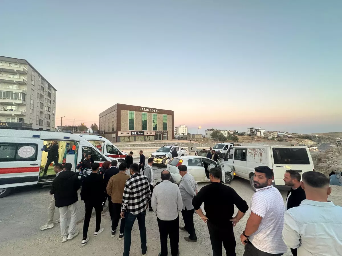 Besni'de Zincirleme Trafik Kazası: 7 Yaralı