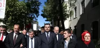 AK Parti Genel Sekreteri İnan, İzmir Kültür Yolu Festivali'ndeki sergileri gezdi Açıklaması