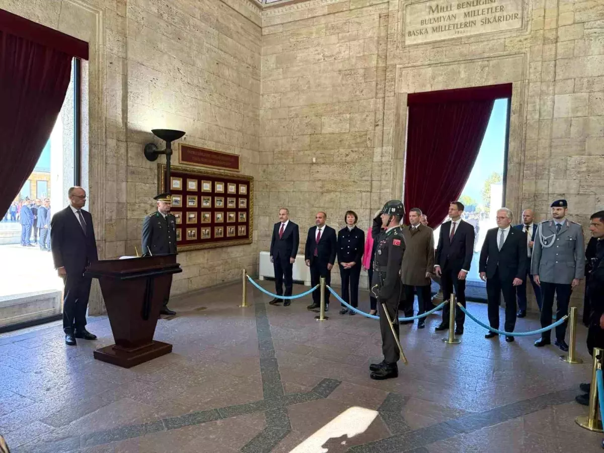 Almanya Şansölyesi Merz, Anıtkabir'i Ziyaret Etti