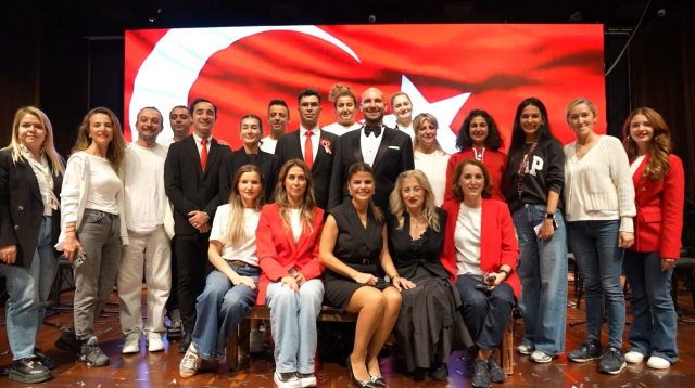 Anabilim Eğitim Kurumları Sahnesinde Cumhuriyet Destanı Bir Kez Daha Hayat Buldu! Anabilim Eğitim Kurumları Sahnesinde Cumhuriyet Destanı Bir Kez Daha Hayat Buldu!