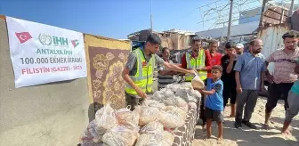 İHH, Gazze'deki İhtiyaç Sahiplerine 100 Bin Ekmek Ulaştırdı