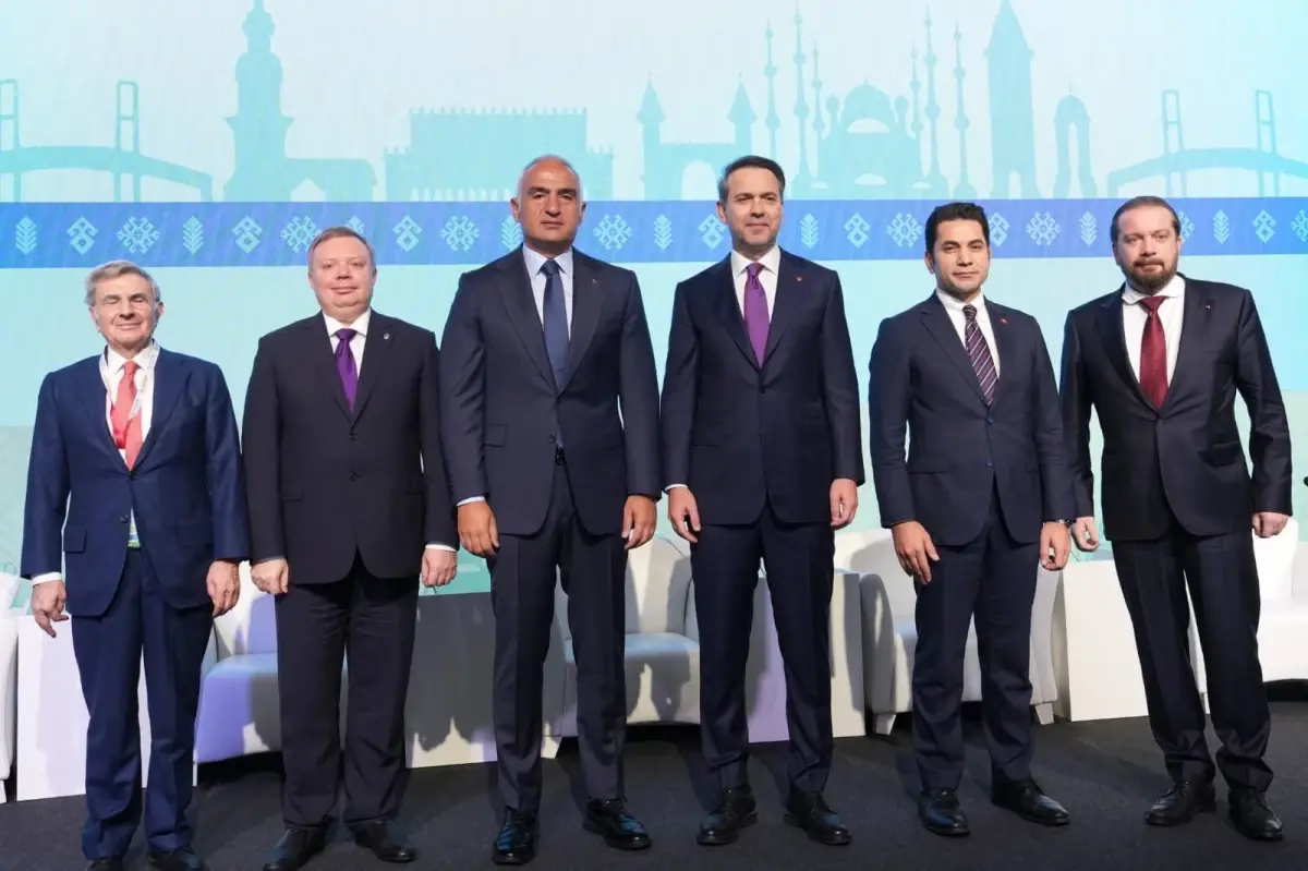 Bakan Ersoy: Turizm halklar arasında kültürel etkileşimi sağlayan bir köprüdür