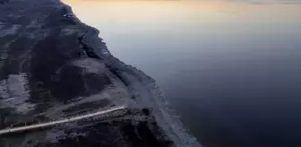 Burdur Gölü, İklim Değişikliği ve Aşırı Su Kullanımı Nedeniyle Büyüklüğünün Yarımını Kaybetti