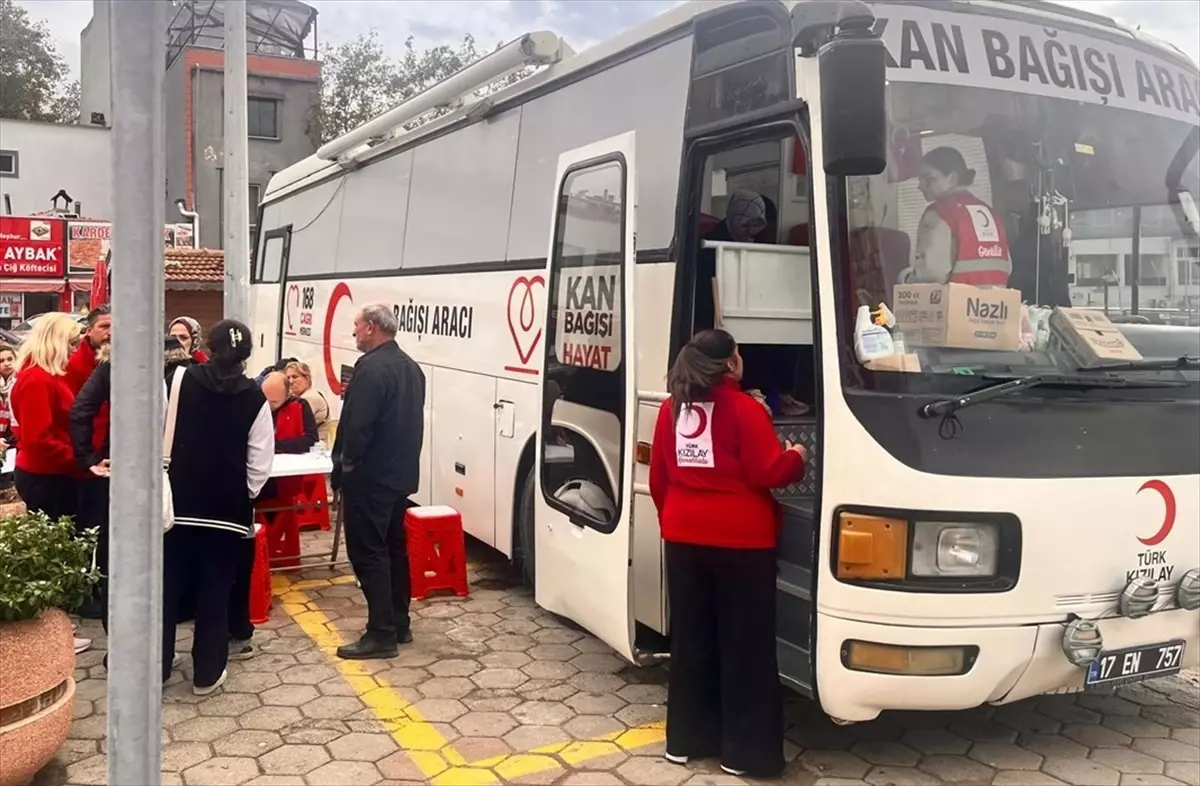 Gelibolu'da Kan Bağışı ve Fener Alayı Etkinlikleri