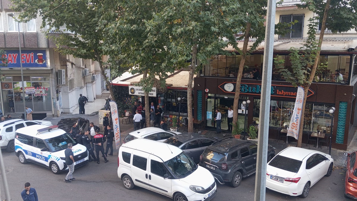 Diyarbakır'da Sanat Derneğine Silahlı Saldırı