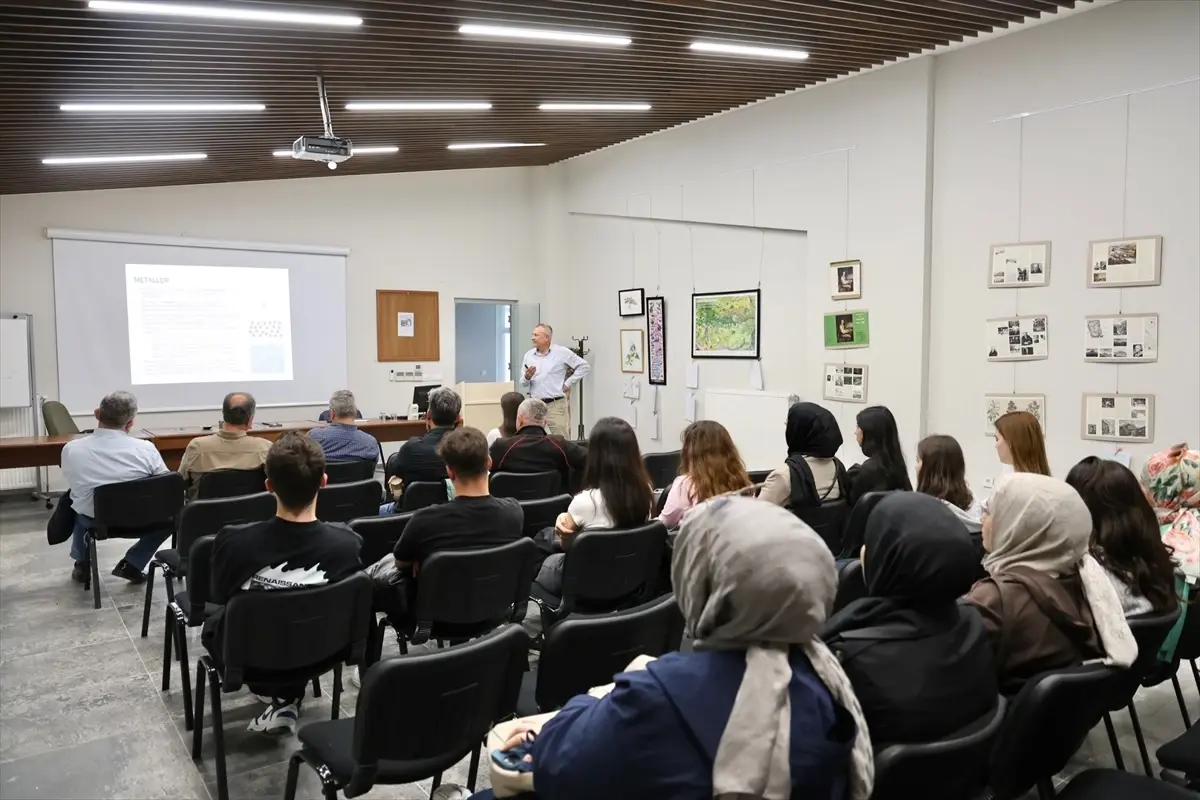 Düzce Üniversitesi'nde Bağ, Bahçe, Çiçek Konferansı Gerçekleşti