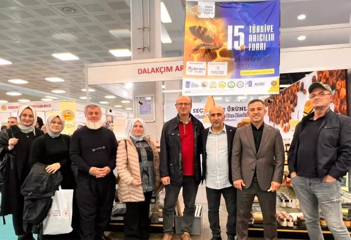 Düzce'de Kadın Çiftçilere Arı Sütü Üretimi Eğitimi