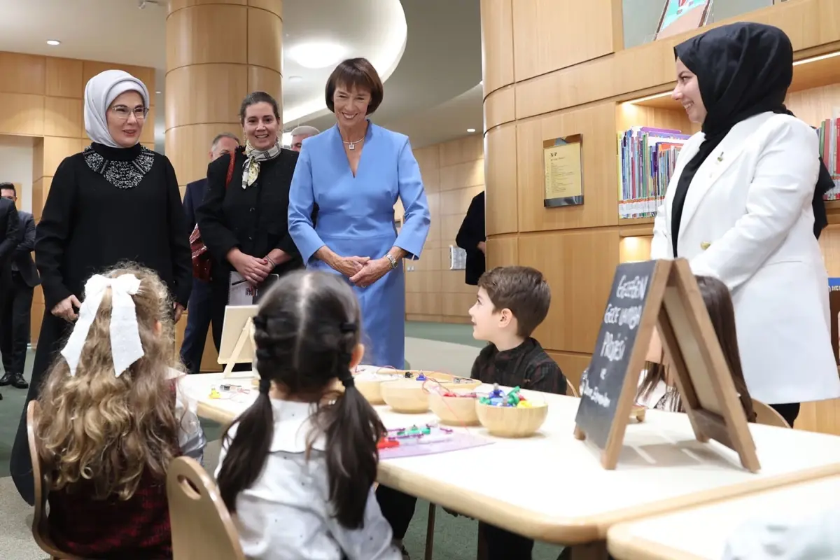 Emine Erdoğan, Almanya Başbakanı eşini Cumhurbaşkanlığı Millet Kütüphanesi'nde ağırladı