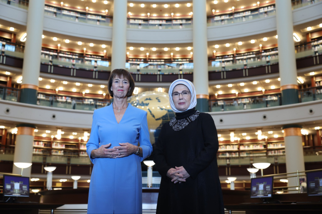 Emine Erdoğan, Almanya Başbakanı eşini Cumhurbaşkanlığı Millet Kütüphanesi'nde ağırladı 3 emine erdogan almanya basbakani esini 19203039 6622 m