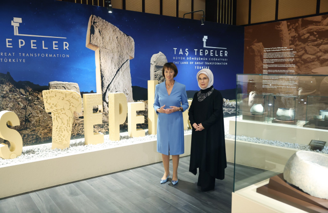 Emine Erdoğan, Almanya Başbakanı eşini Cumhurbaşkanlığı Millet Kütüphanesi'nde ağırladı 8 emine erdogan almanya basbakani esini 19203039 67 m