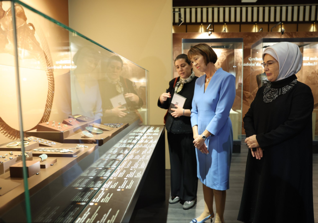 Emine Erdoğan, Almanya Başbakanı eşini Cumhurbaşkanlığı Millet Kütüphanesi'nde ağırladı 6 emine erdogan almanya basbakani esini 19203039 959 m