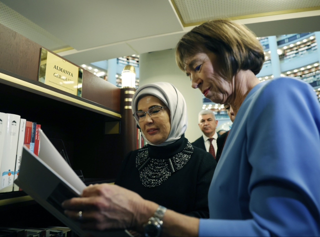 Emine Erdoğan, Almanya Başbakanı eşini Cumhurbaşkanlığı Millet Kütüphanesi'nde ağırladı 5 emine erdogan almanya basbakani esini 19203039 984 m