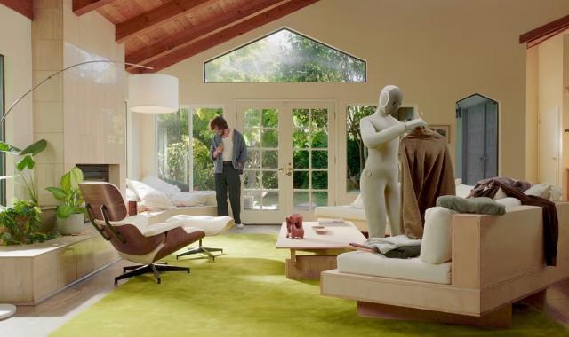 Ev işlerini dakikalar içinde hallediyor! İşte insansı robot NEO'nun fiyatı 5 ev islerini dakikalar icinde halleden insansi 19201032 6420 m