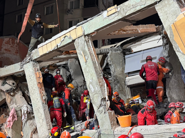 Gebze'de arama çalışmaları sona erdi! Anne ve babanın da cansız bedenlerine ulaşıldı 11 gebze de arama calismalari sona erdi anne ve 19200124 6613 m
