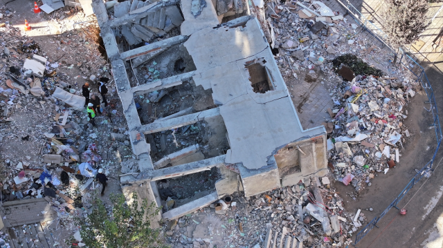 gebze deki facia goz gore gore gelmis binanin 19202271 4493 m