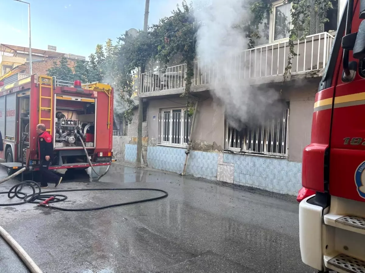 Denizli'de Ev Yangını: Yangın Kontrol Altına Alındı, Evin Durumu Kullanılamaz Hale Geldi