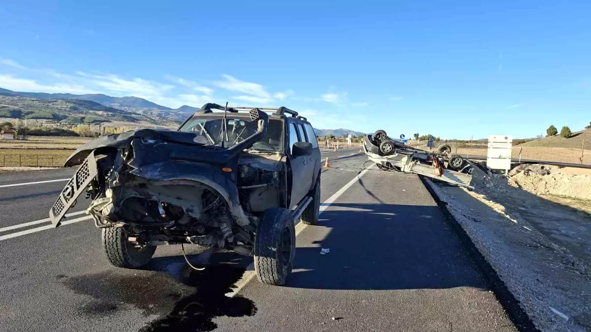 Kütahya'da Trafik Kazası: 4 Yaralı