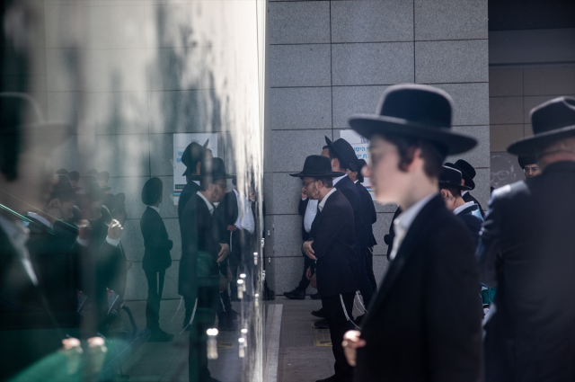 İsrail'de on binlerce Haredi sokaklara döküldü: Zorunlu askerliği istemiyoruz 8 israil de on binlerce haredi sokaklara dokuldu 19202076 3745 m