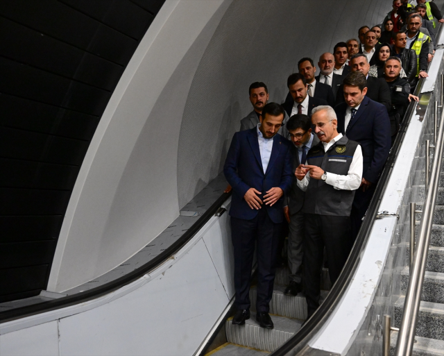 İstanbul'a yeni metro hattı! Bakan Uraloğlu seferlerin başlayacağı tarihi verdi 5 istanbul a yeni metro hatti bakan uraloglu 19201547 3320 m