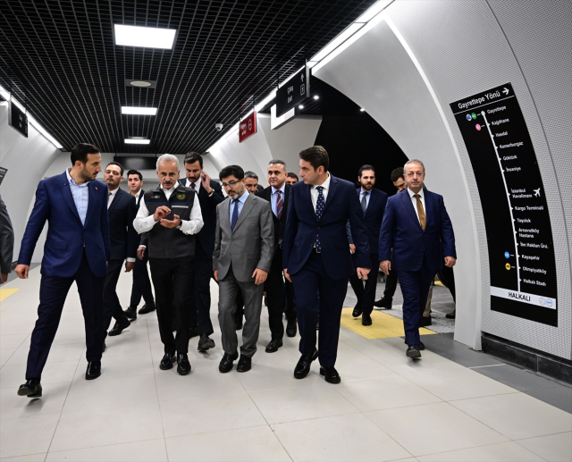 İstanbul'a yeni metro hattı! Bakan Uraloğlu seferlerin başlayacağı tarihi verdi 6 istanbul a yeni metro hatti bakan uraloglu 19201547 7937 m