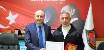 Kars'ta Dolmuş Şoförü, Yolcusunu Hastaneye Ulaştırarak Örnek Davranış Sergiledi