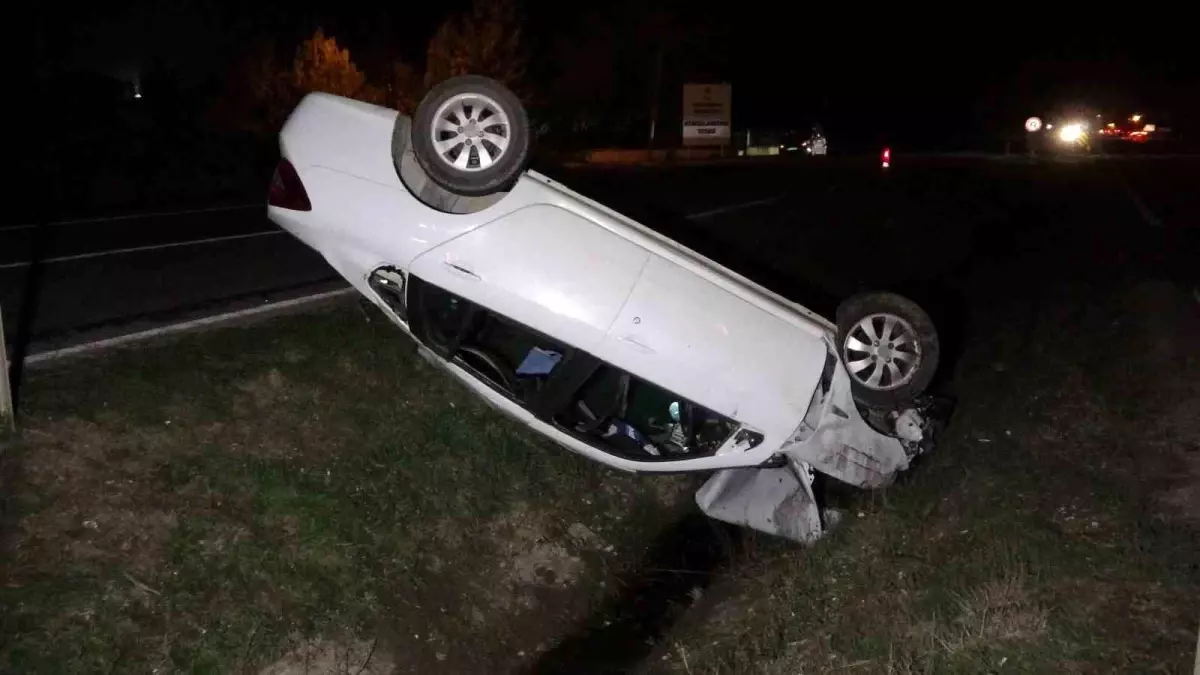 Kastamonu'da Köpeğe Çarpmamak İçin Manevra Yapan Araç Takla Attı