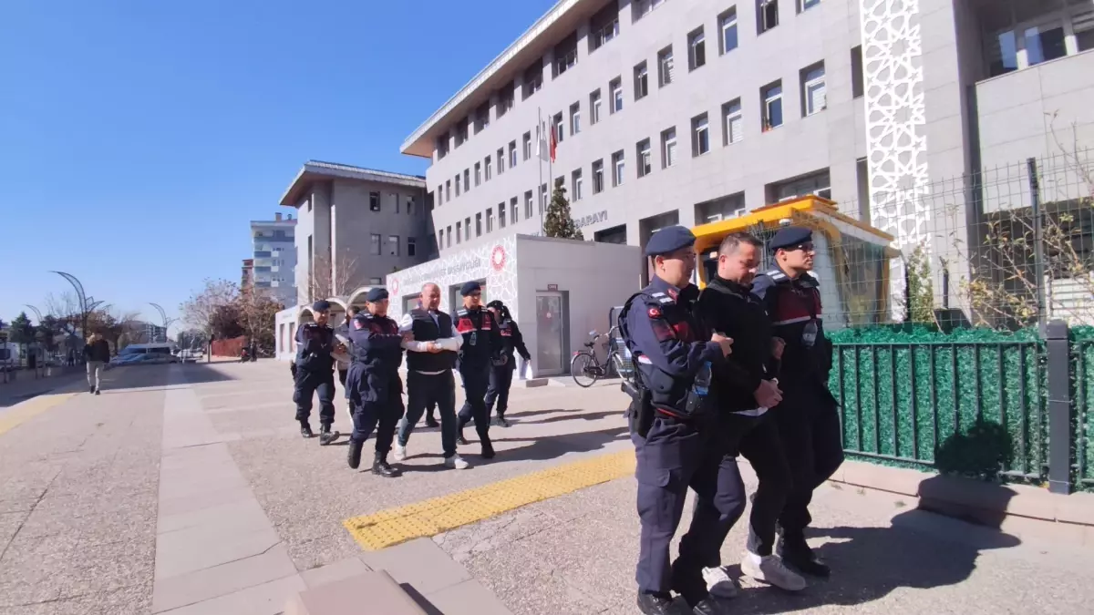 Aksaray'da Trafik Kazası Sonrası Tartışma ve Gözaltılar