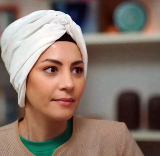 kizilcik serbeti nin leman ina buyuk sok alkol 19202342 7372 m