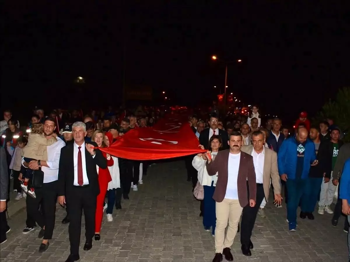 Köyceğiz'de Cumhuriyet Bayramı Coşkulu Bayrak Yürüyüşüyle Kutlandı