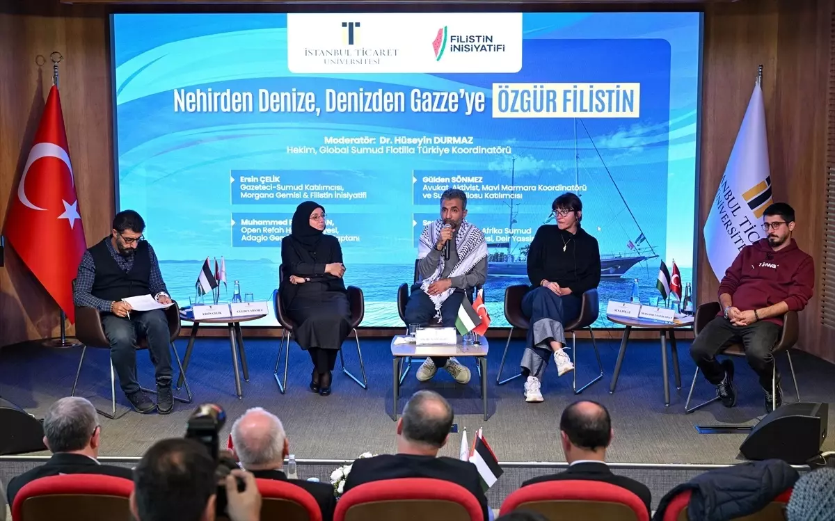İstanbul'da 'Özgür Filistin' Paneli Düzenlendi