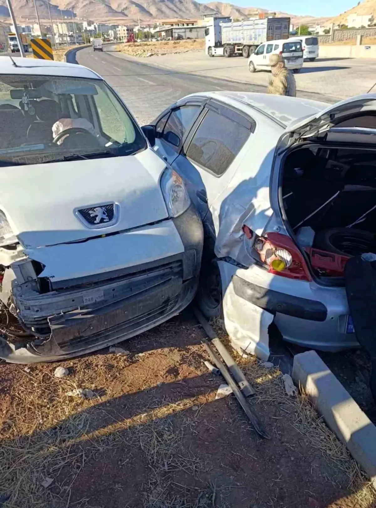 Siirt'te Trafik Kazası: 1 Yaralı