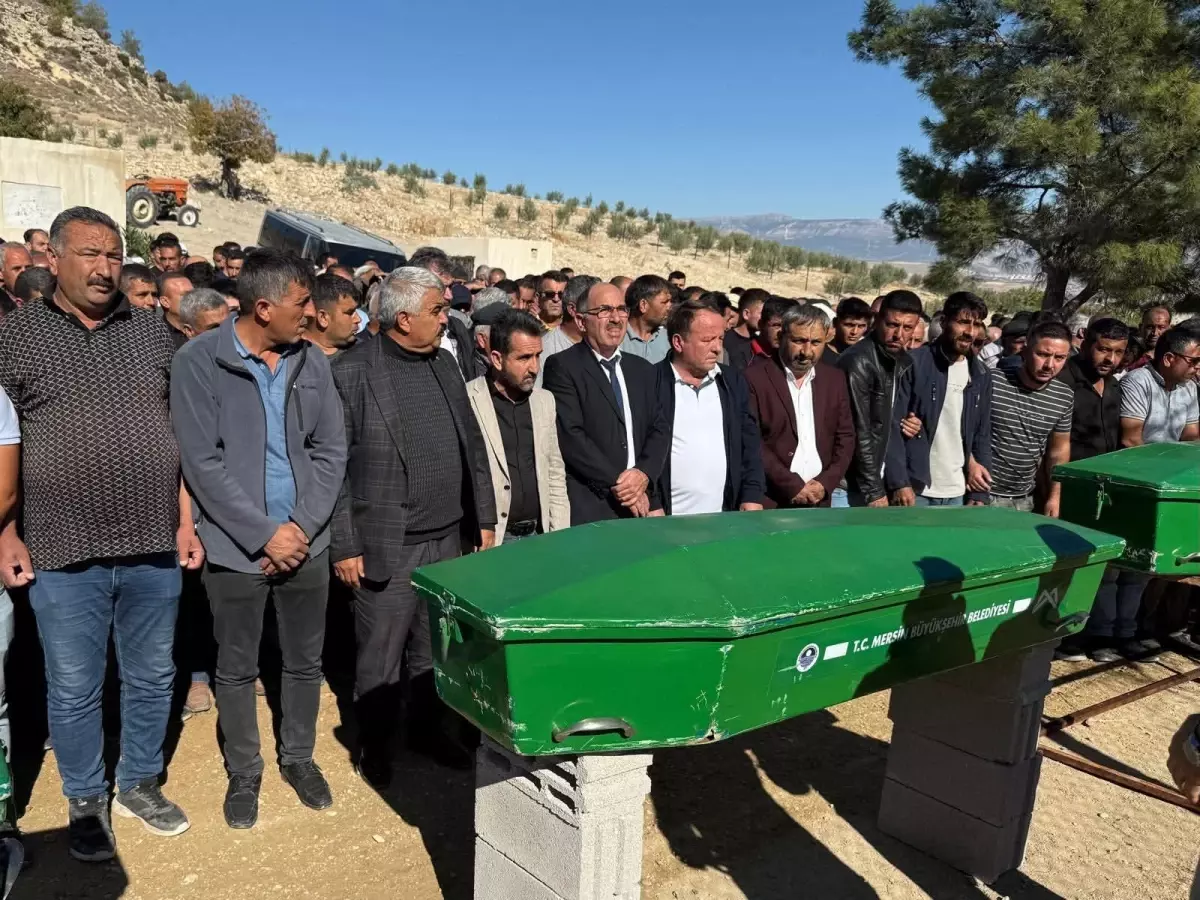 Mersin'de Trafik Kazası: 3 İnşaat İşçisi Hayatını Kaybetti