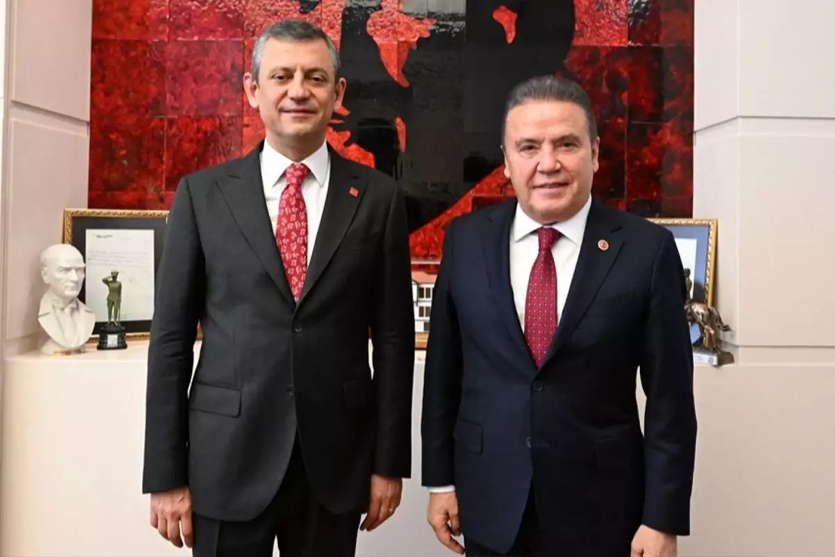 Özgür Özel'den hapisteki Muhittin Böcek'le ilgili olay iddia: Teklif götürdüler