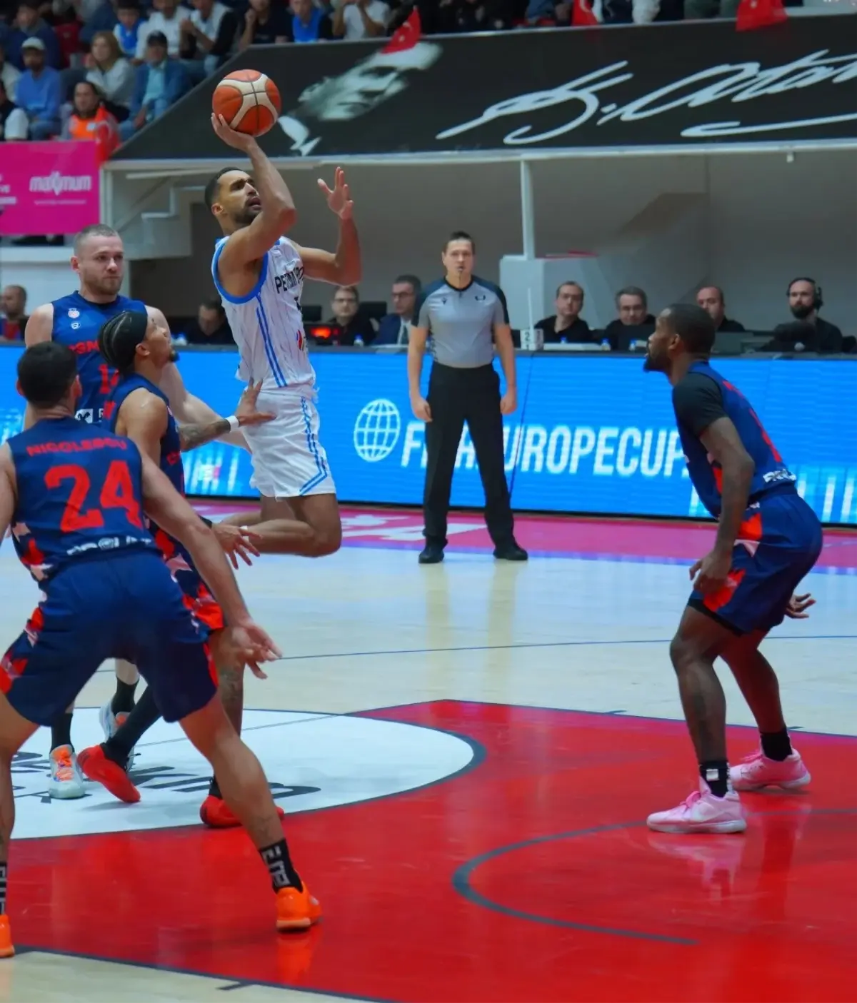 Aliağa Petkimspor, CSM CSU Oradea'yı Yenerek Liderlik Koltuğuna Oturdu