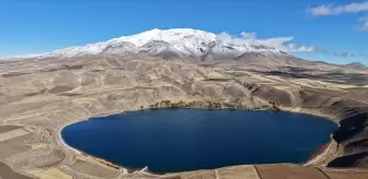 Süphan Dağı'na Kar Yağdı