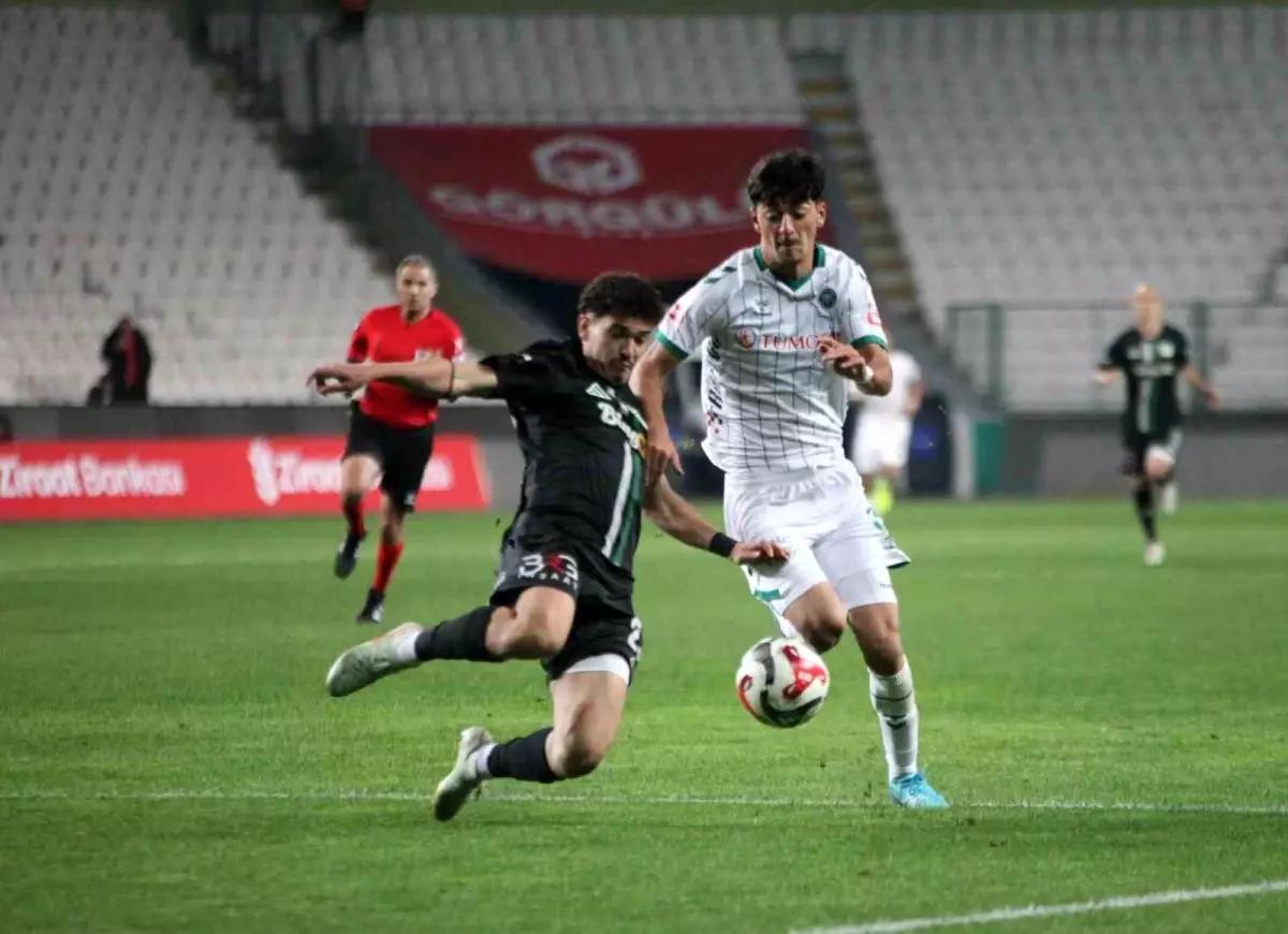 Konyaspor z devetimi igralci napredoval v turškem pokalu