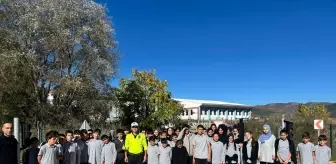 Almus'ta Öğrencilere Trafik Eğitimi Verildi