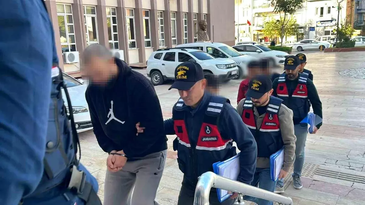 DEAŞ'a Yönelik Operasyonda 5 Şüpheli Gözaltına Alındı