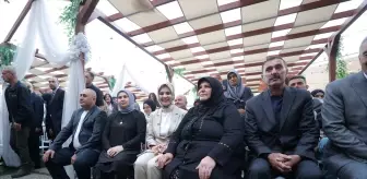 Bakan Göktaş, Evlilik Kredisi Desteği Alan Çiftin Nikahına Katıldı