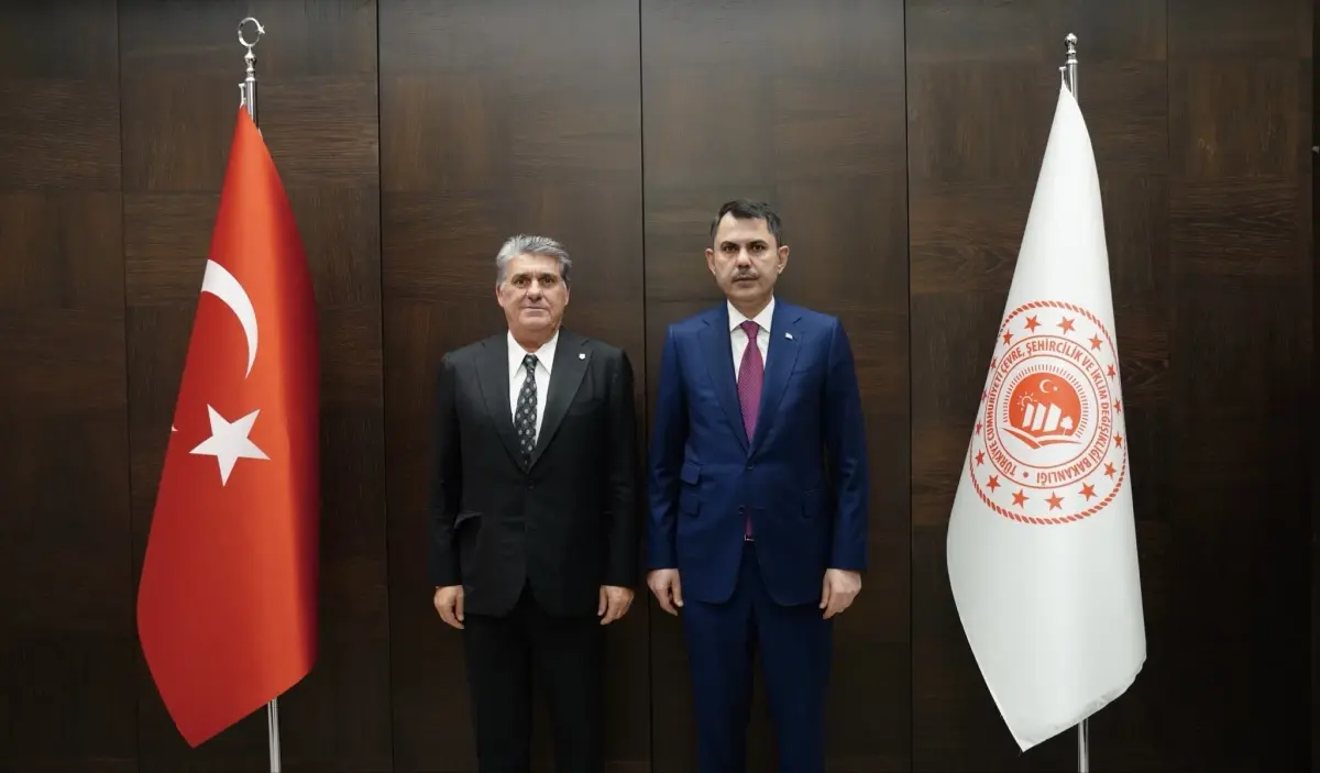 Bakan Kurum, Beşiktaş Başkanı Adalı ile Bir Araya Geldi