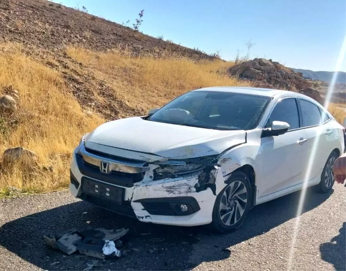 Batman'da Pikap ile Otomobil Çarpıştı: 1 Yaralı
